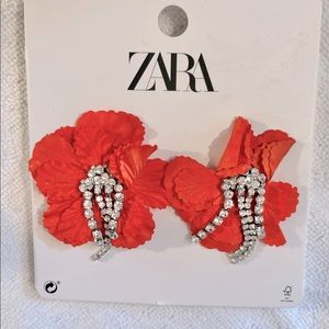 Women’s Earrings These are brand new,original packaging